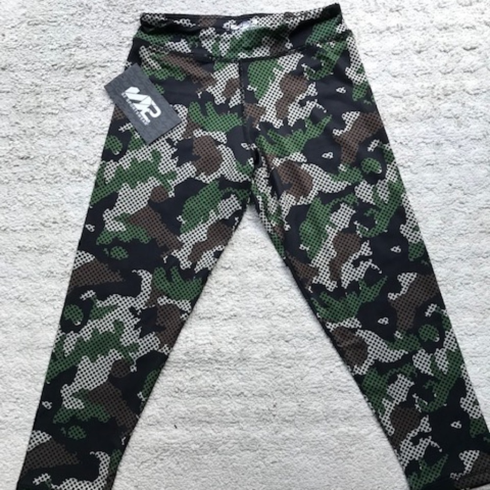 S2 Sportswear Tight Fit Stay Cool Crop Leggings Small Camo Print --New w/Tags